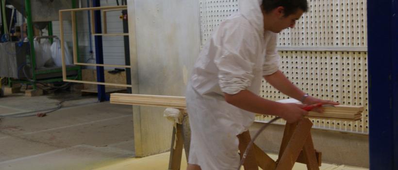 Peinture en cours fenetre porte bois | Eurofen